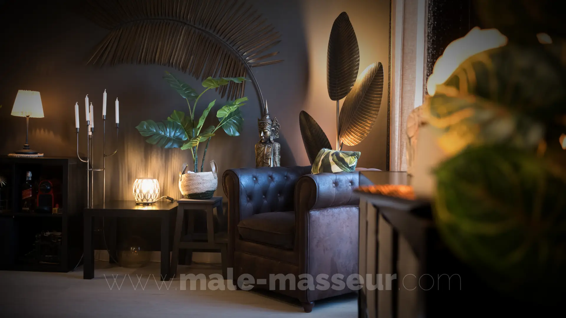 Private, discrete and clean massage studio for gay bodywork in Barcelona 